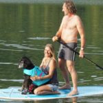 sup-mit-hund-und-beifahrer